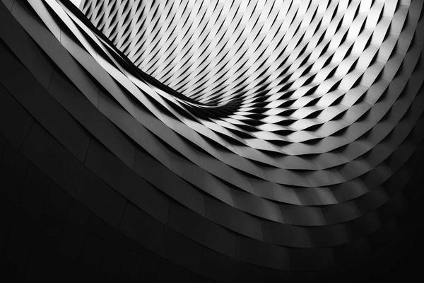 Windows 存储感知与 SSD 维护实战:告别卡顿的底层优化指南